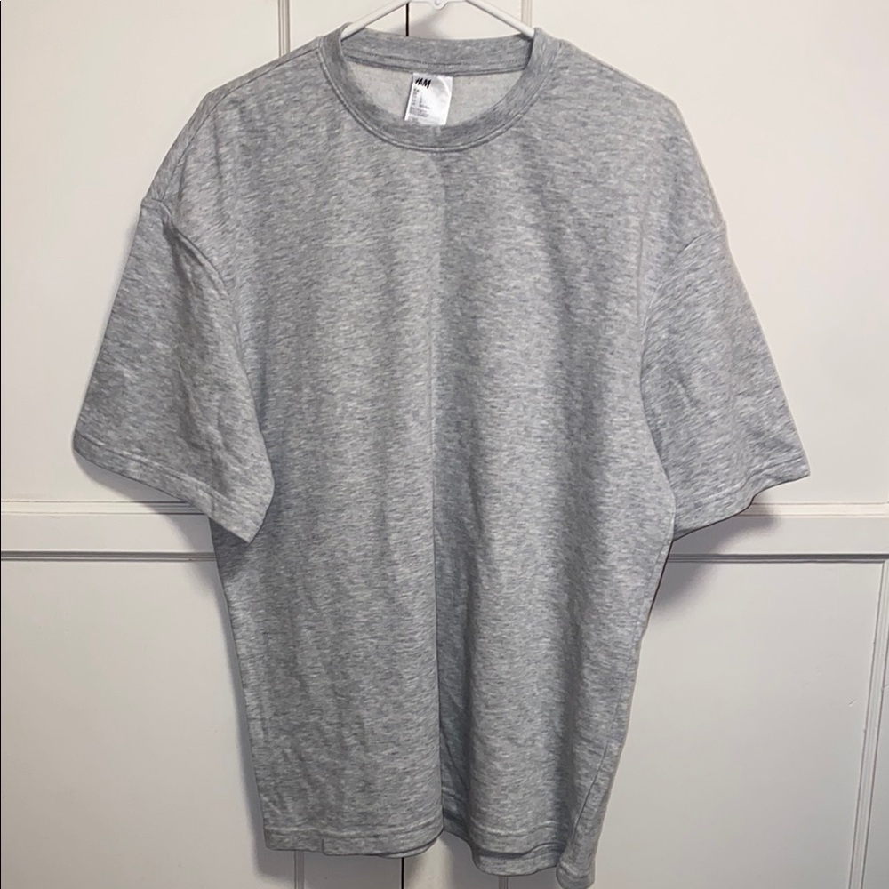 H&M Large Gray Short Sleeve Sweatshirt